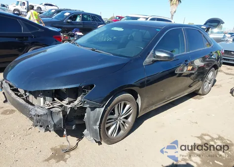 2015 Toyota Camry Se z USA, uszkodzony, nr VIN 4T1BF1FK1FU062543